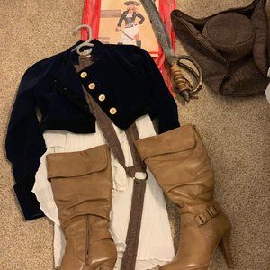 Ladies pirate halloween costume